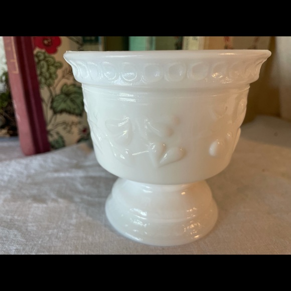 Vintage Milk Glass Pedestal Bowl with Heart Vine Pattern - Picture 5 of 7